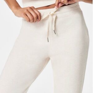 SPANX AirEssentials Spacer Tapered Pant